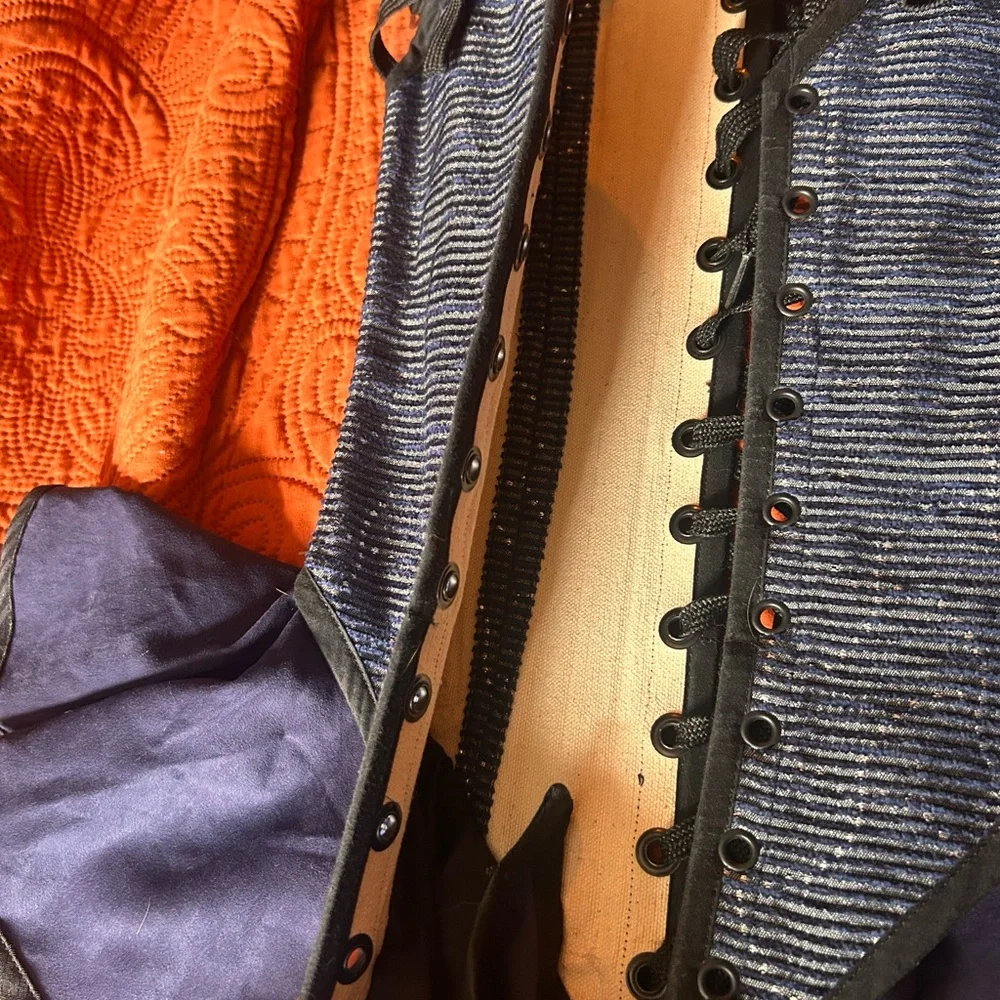 Moresca Blue and Black Pirate Bodice - Picture 6 of 7